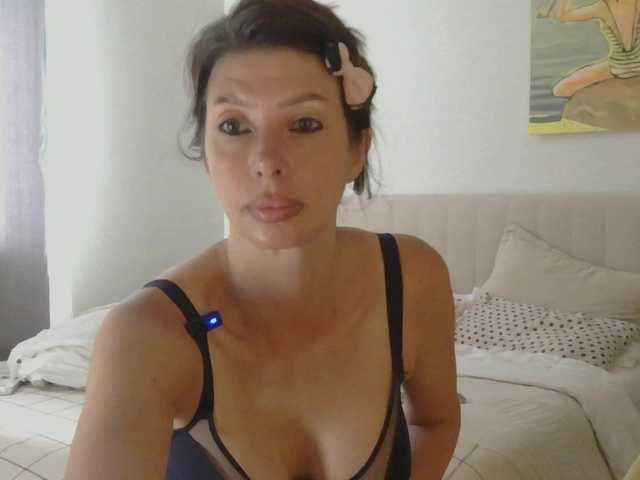 WhiteQueen888 live cam preview