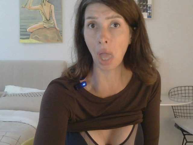 RoxySkyBlue live cam on BongaCams