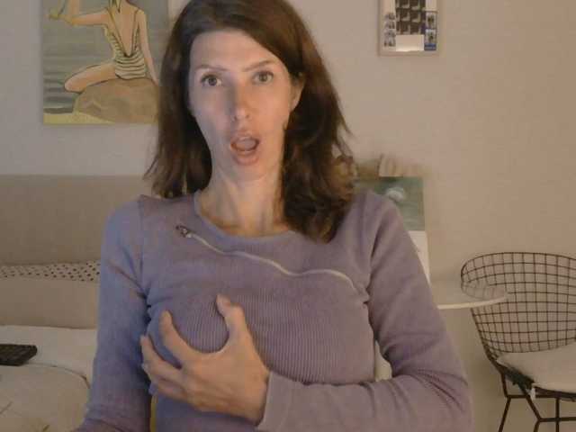 RoxySkyBlue live cam on BongaCams