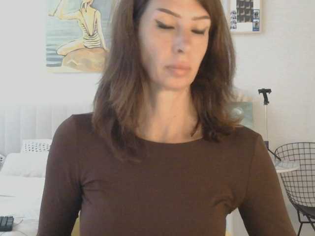 RoxySkyBlue live cam on BongaCams
