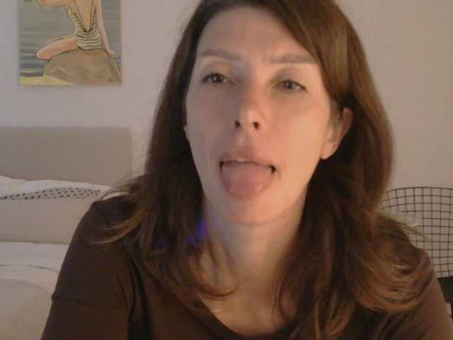 RoxySkyBlue live cam on BongaCams