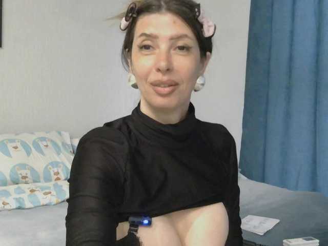 RoxySkyBlue live cam