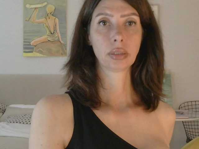 RoxySkyBlue live cam on BongaCams