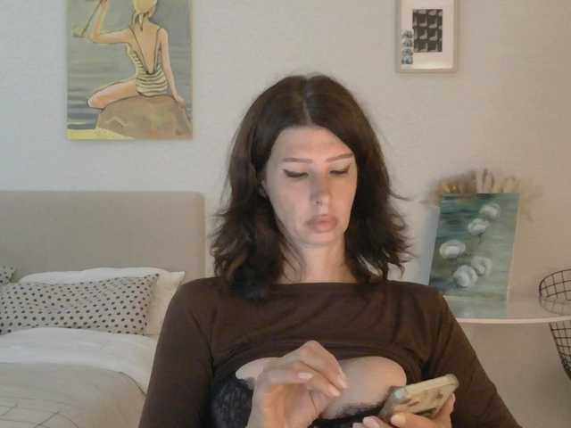 RoxySkyBlue live cam on BongaCams
