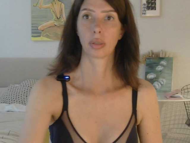 RoxySkyBlue live cam on BongaCams