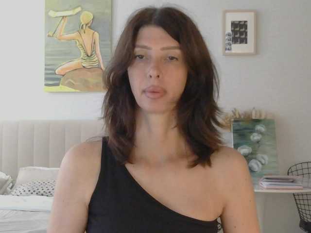WhiteQueen888 live webcam show