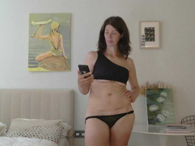 RoxySkyBlue live cam on BongaCams