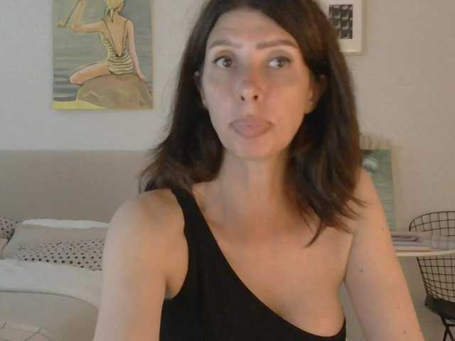 RoxySkyBlue live webcam show