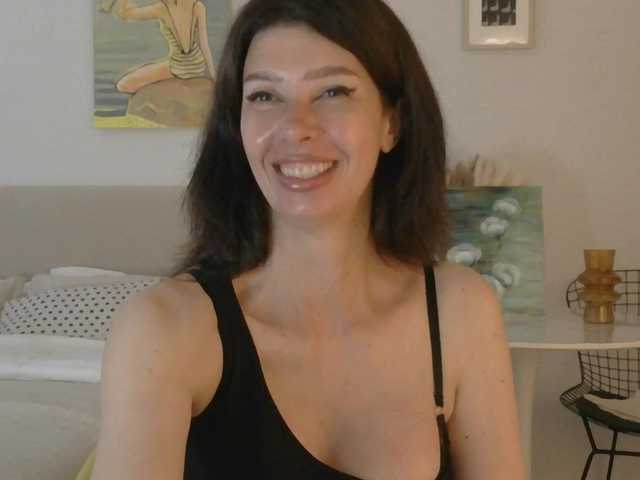 RoxySkyBlue live cam on BongaCams