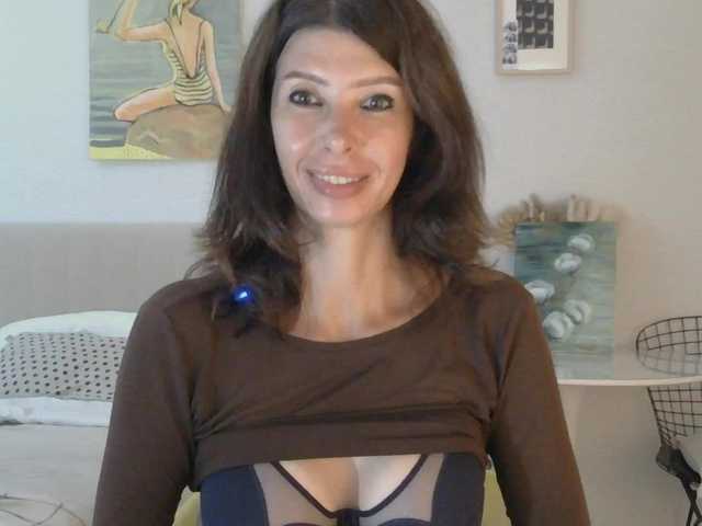 RoxySkyBlue live cam on BongaCams