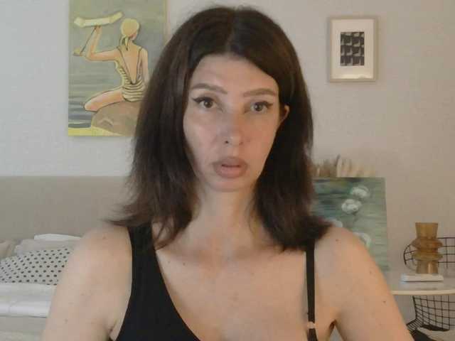 RoxySkyBlue live cam on BongaCams