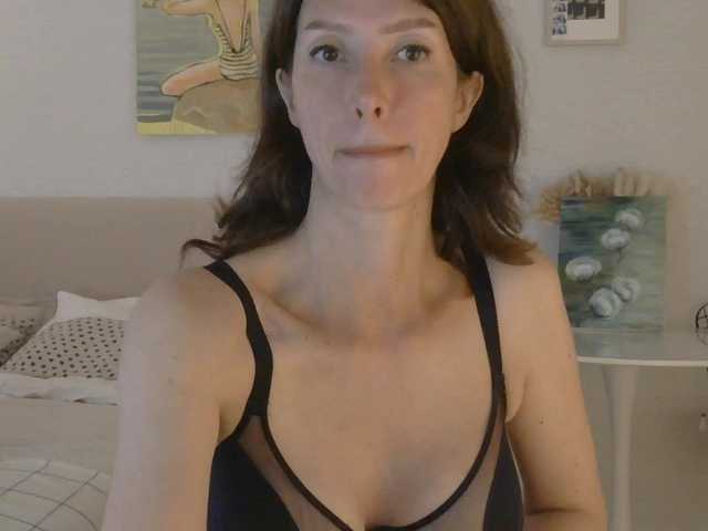 RoxySkyBlue live cam on BongaCams