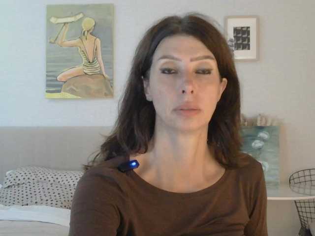WhiteQueen888 live webcam show