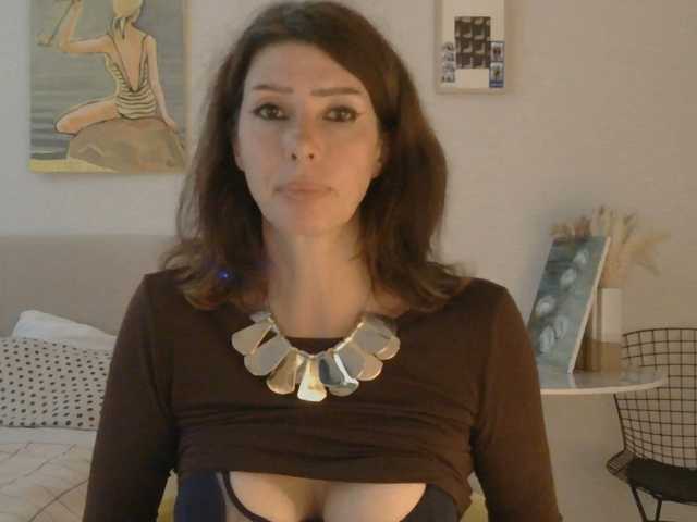 RoxySkyBlue live cam on BongaCams