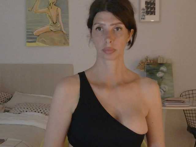 WhiteQueen888 live webcam show