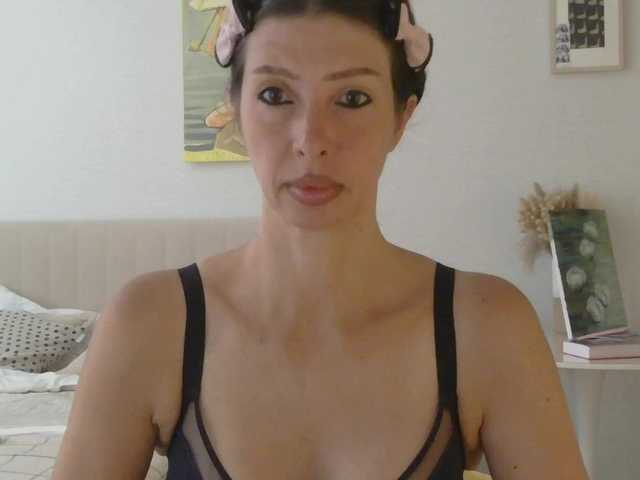 RoxySkyBlue live cam on BongaCams