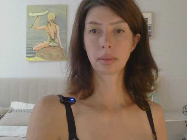 RoxySkyBlue live cam on BongaCams