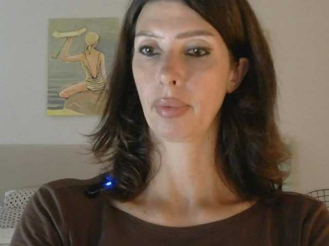 WhiteQueen888 live webcam show