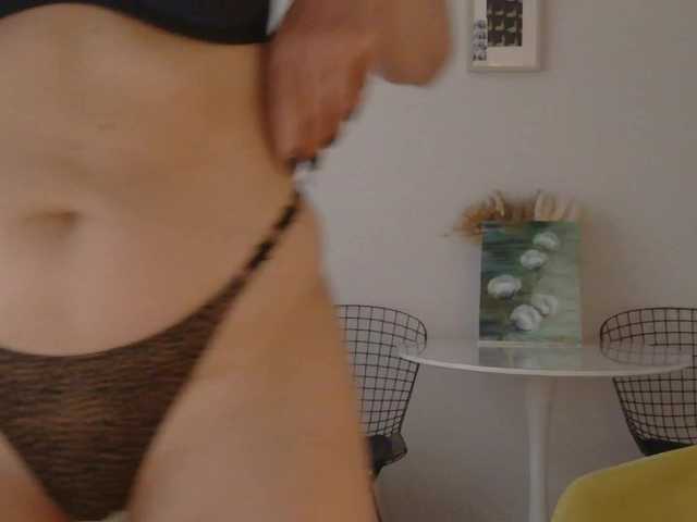 RoxySkyBlue live cam on BongaCams