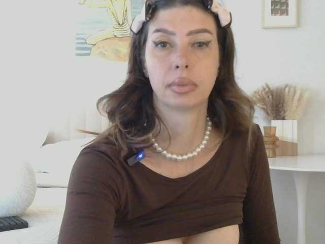 RoxySkyBlue live cam on BongaCams