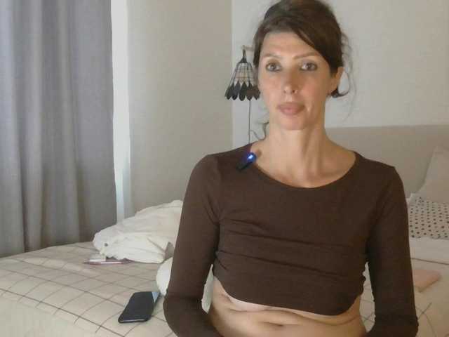 RoxySkyBlue live cam on BongaCams