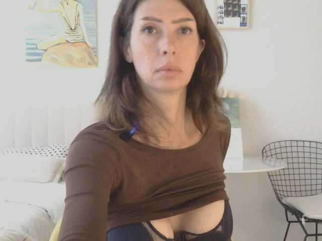 RoxySkyBlue live cam on BongaCams