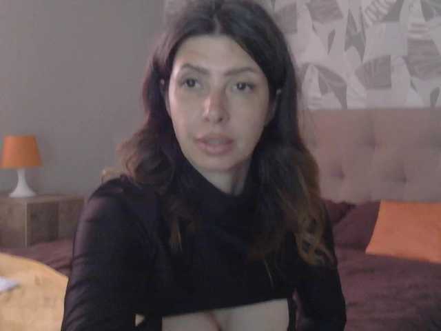 RoxySkyBlue live cam on BongaCams