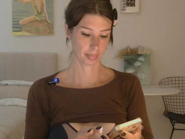 RoxySkyBlue live cam on BongaCams