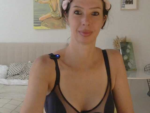 RoxySkyBlue live cam on BongaCams