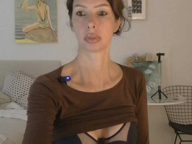 WhiteQueen888 live cam preview