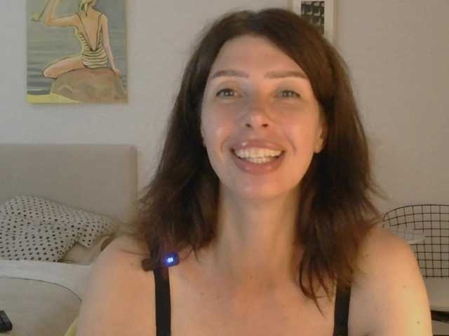 WhiteQueen888 live webcam show