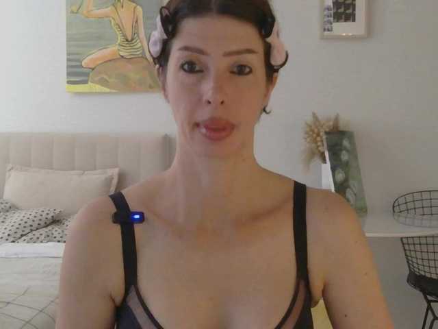 RoxySkyBlue live cam