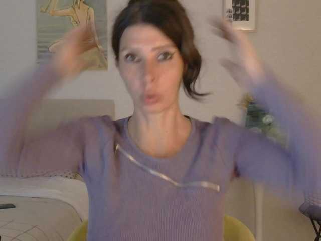 RoxySkyBlue live webcam show