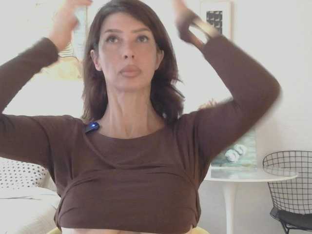 RoxySkyBlue live cam on BongaCams