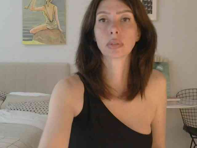 WhiteQueen888 webcam