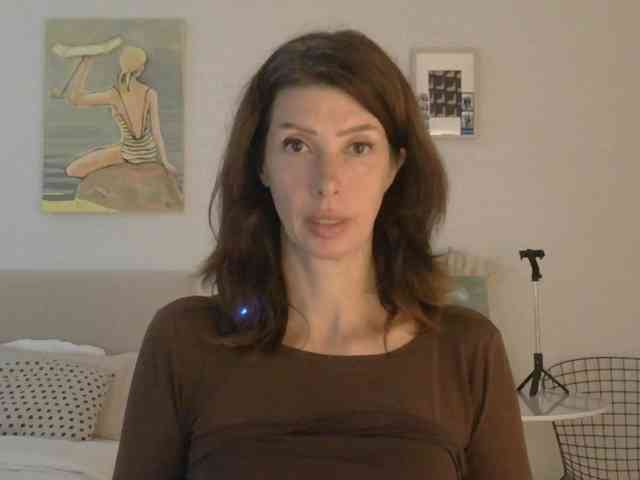 WhiteQueen888 webcam