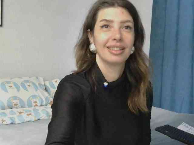 WhiteQueen888 webcam