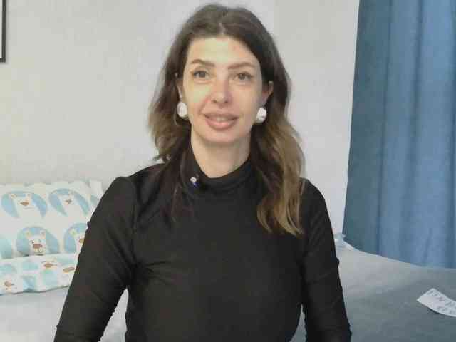 WhiteQueen888 webcam
