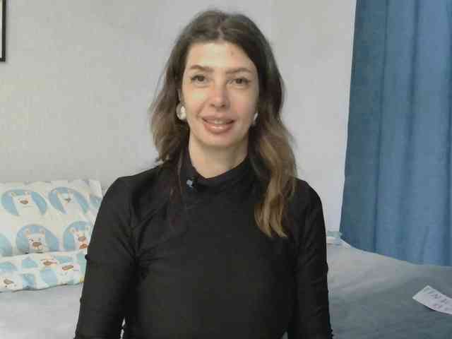 WhiteQueen888 webcam