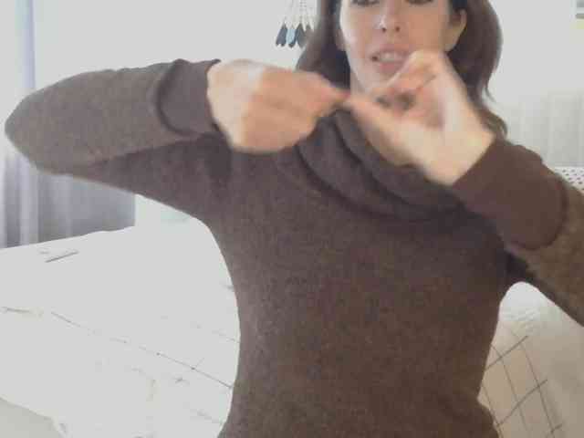 WhiteQueen888 webcam
