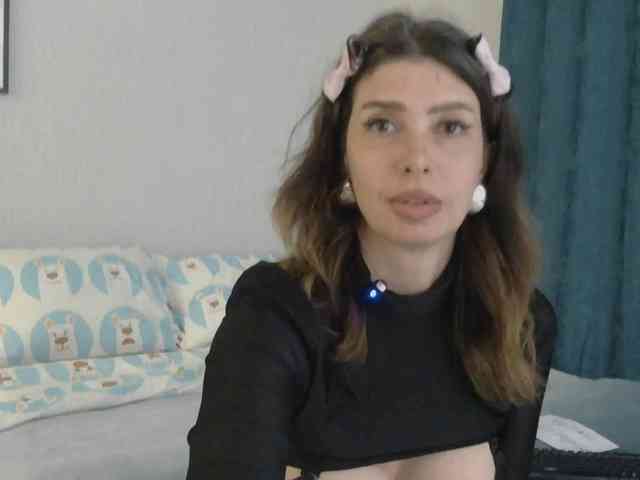 WhiteQueen888 webcam