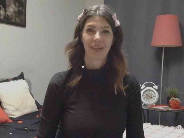 WhiteQueen888 webcam