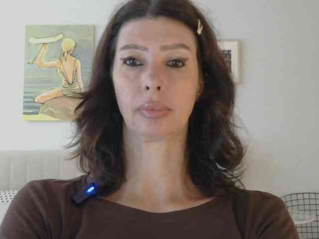 WhiteQueen888 webcam