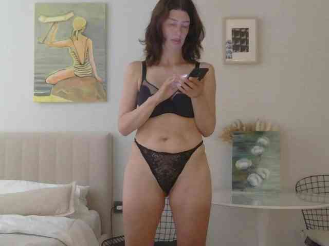 WhiteQueen888 webcam