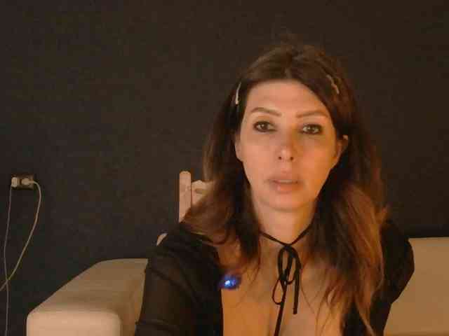 WhiteQueen888 webcam
