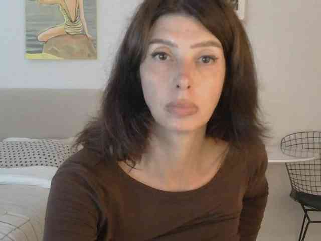 WhiteQueen888 webcam
