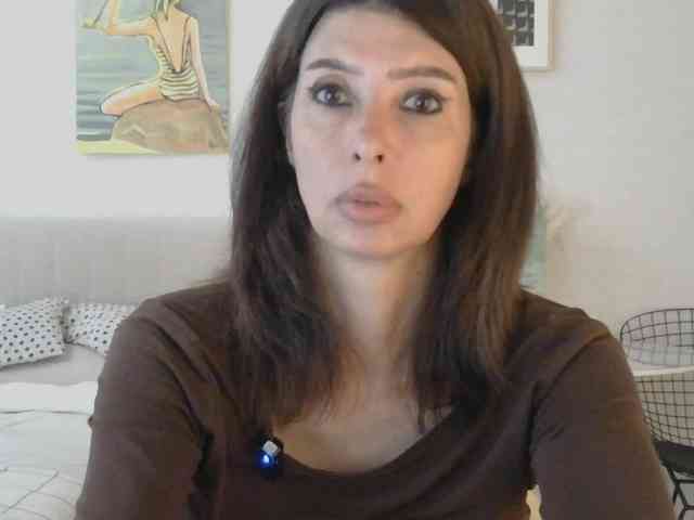 WhiteQueen888 webcam