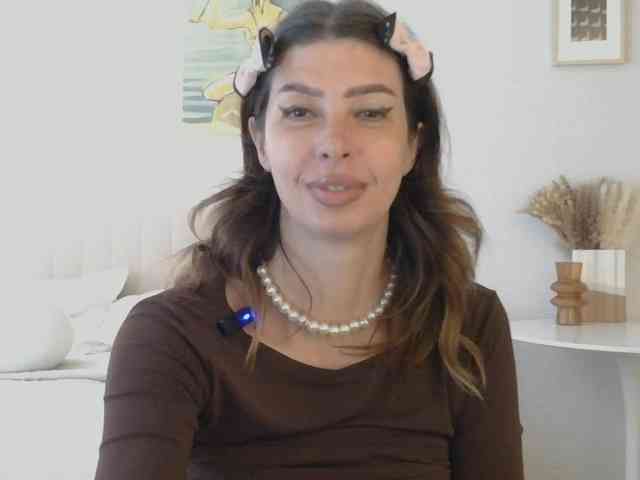 WhiteQueen888 webcam