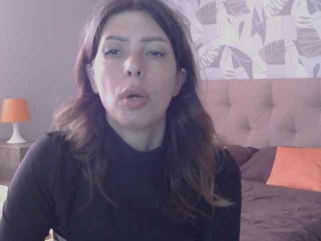 WhiteQueen888 webcam