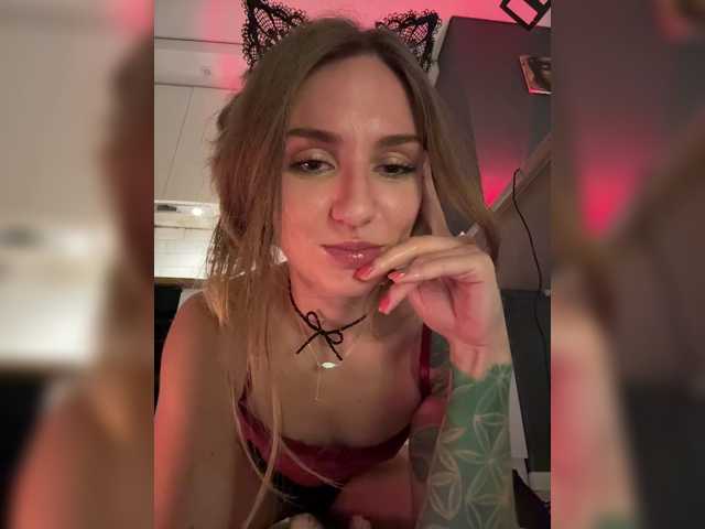 EnlivenLuv, en directo ahora en BongaCams